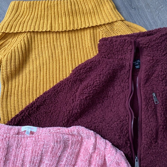 Crewneck pullover jacket tops 3 top sweater bundle - Picture 4 of 7